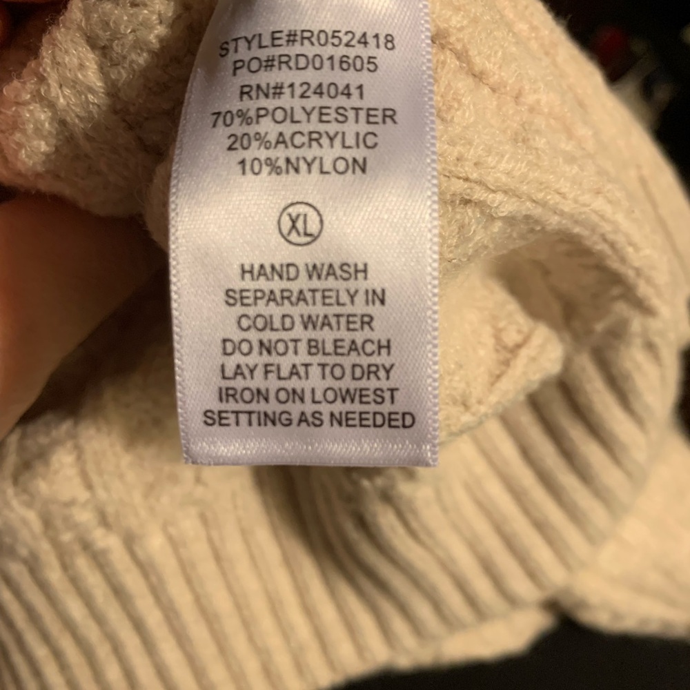 NEW - Women’s Soft Warm Sweater - Picture 4 of 4